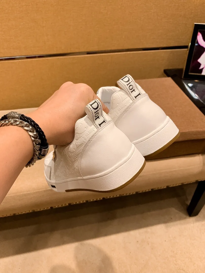 Men's shoes💰 420💰 [Dior] high-end men's shoes brand official website 1:1 latest masterpiece: the upper is made of Italian imported first-layer cowhide with a comfortable and breathable lining ➕original non-slip and wear-resistant outsole🔥, making walking more convenient and comfortable! An exclusive new model, a stunning work, a beautiful 1:1 replica [color] compared to the official quality! Create a fashionable personality to set off your uniqueness! A must-have for trendy men! Classic🔥Size: 38-44 Color: 🔥Multiple colors available🔥.